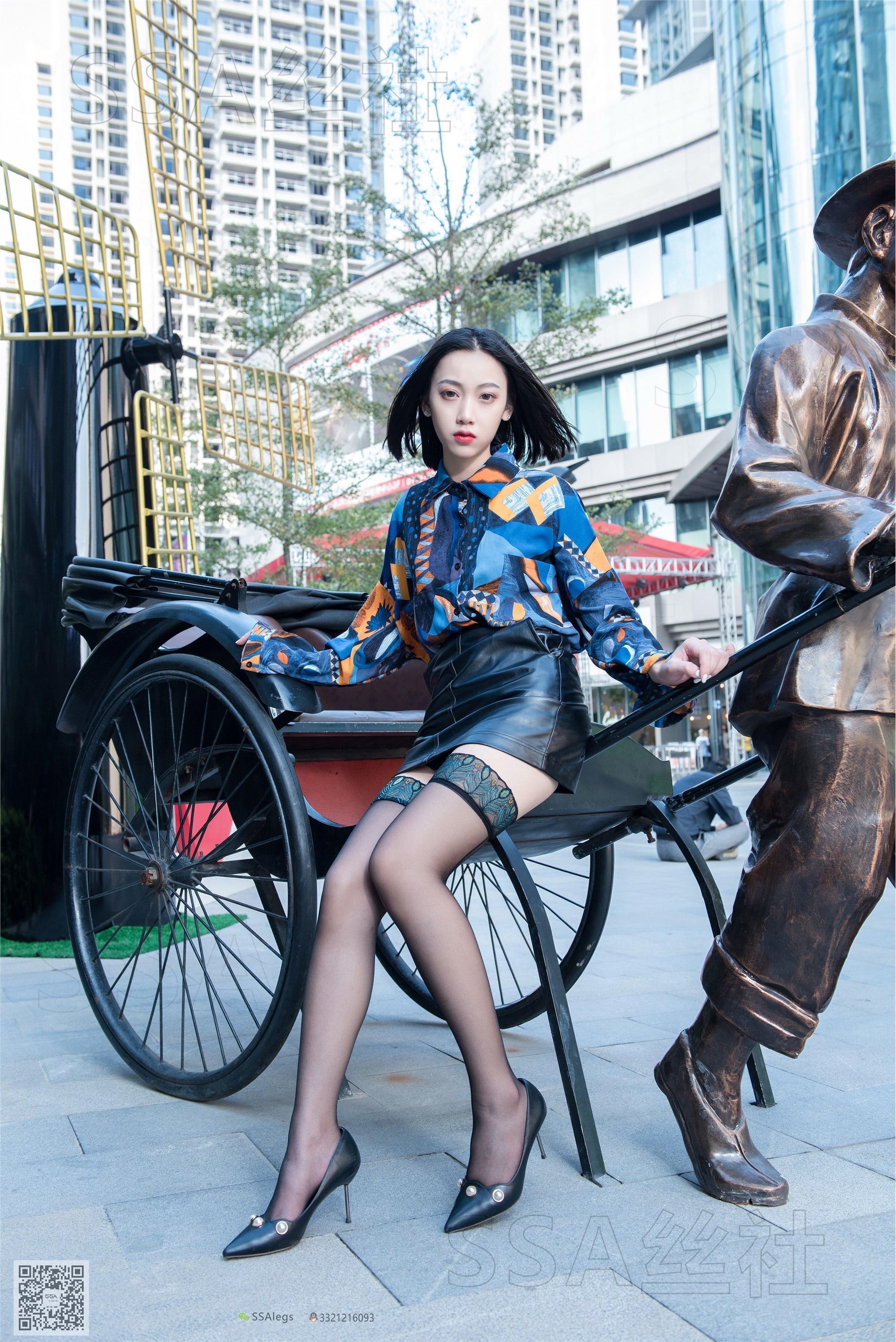 SSA丝社 NO.051 大大街边盛开的孔雀翎长筒丝袜裸足